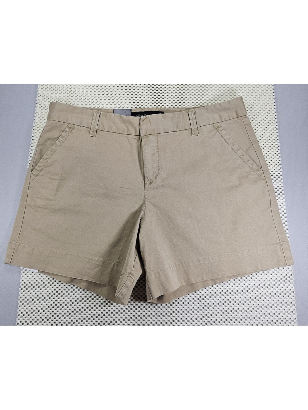 Calvin Klein Jeans lightweight cotton Women's Chino Shorts. Size 8. Americana